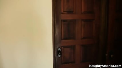 Tara Lynn Foxx Fucking In The Bedroom With Her Brown Eyes