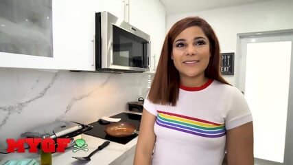 MY GF Missy Robins Cooks Some Breakfast For Johnny Love To Eat Before She Has His Cock For Breakfast