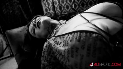 Sabien Demonia Has Black White Creative With Old 8mm Film And Camera