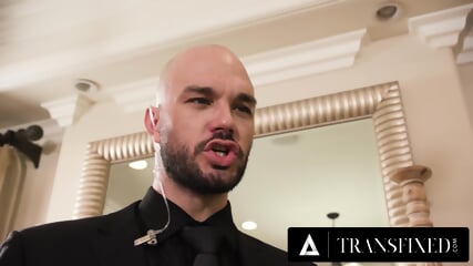 TRANSFIXED Single Rich Kalli Grace Fucks New Hookup Kasey Kei With Hung Bodyguard