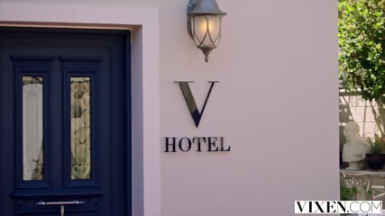 VIXEN Gorgeous Zaawaadi's Lustful Encounter At Hotel Vixen VIXEN Gorgeous Zaawaadi's Lustful Encounter At Hotel Vixen