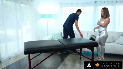 FANTASY MASSAGE Masseur Can't Resist Betty Foxxx's Hot Ass And Fucks Her Perfect Butthole