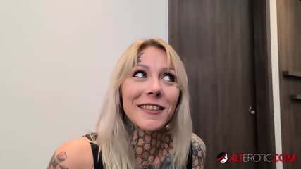 Nayomi Sharp Giving A Blowjob Before Tattooing Herself Nayomi Sharp Giving A Blowjob Before Tattooing Herself