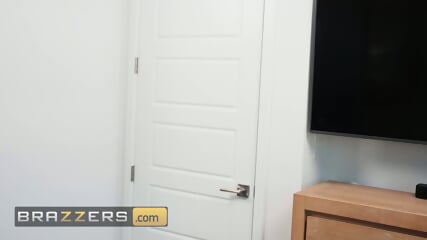 BRAZZERS Hot Babe Sinatra Monroe Catches Lily Lou With A Dildo And Dominates Her In Bed