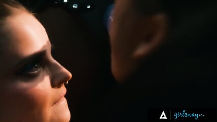 GIRLSWAY 10 GIRL LESBIAN GANGBANG! ROUGH FISTING, STRAP ON SEX, AND SQUIRTING! SPANISH SUBTITLES
