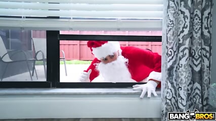 BANGBROS Christmas Is Early For Kylie Quinn As She Gets Fucked By Her Boyfriend In A Santa Costume