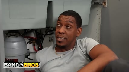 BANGBROS Lola Fae Seduces The Plumber And Gets Her Pussy Pounded Until She’s Soaked In Cum BANGBROS Lola Fae Seduces The Plumber And Gets Her Pussy Pounded Until She’s Soaked In Cum
